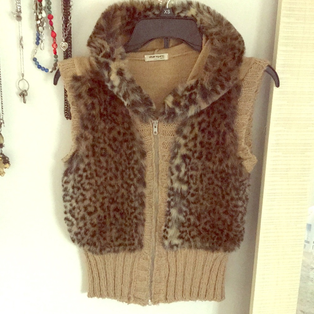 Leopard trimmed sweater vest from France 🇫🇷